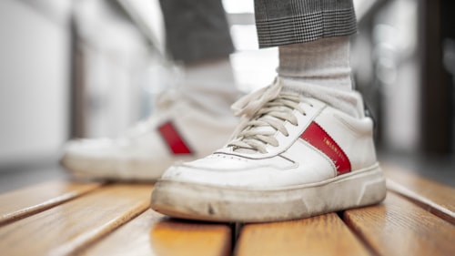 Sebelum — Sneaker Putih